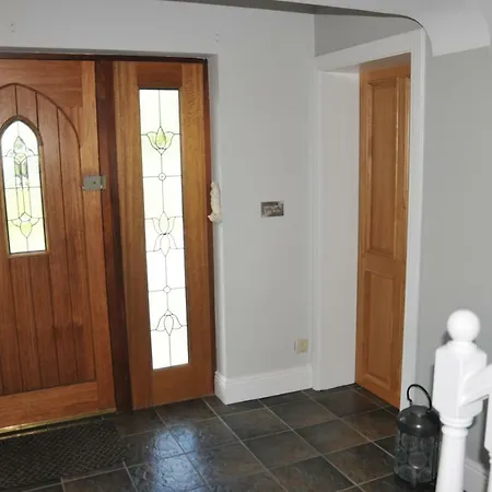 Tullyearl House منزل للإقامة
